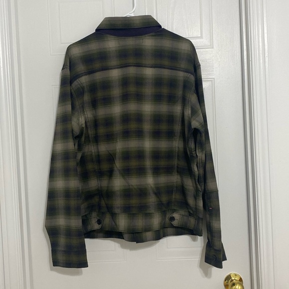 RICHEE RICH MEN’S BUTTON DOWN LONG SLEEVE EMBROIDERED TIGER SIZE LARGE ( 115A ) - Picture 4 of 4